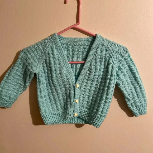 Hand Knit Aqua Baby Toddler Sweater w/Yellow Heart Buttons Sz 18-24 mo - Picture 1 of 8